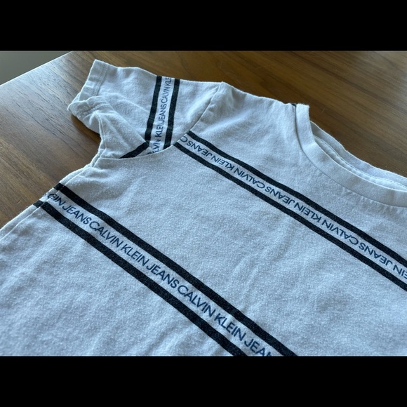T-shirt Calvin Klein (size 4) - Picture 3 of 5